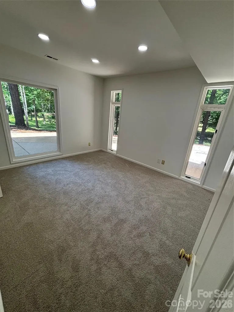 5619 Mountain Point Lane Charlotte NC 28216
