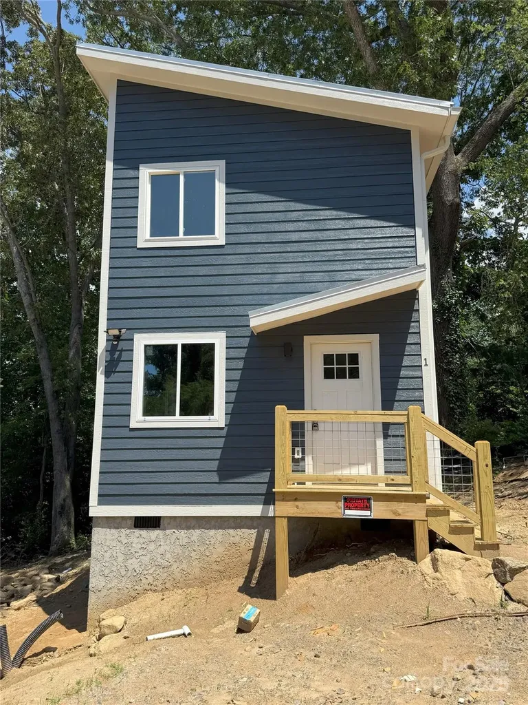 1 Freeport Lane Asheville NC 28806