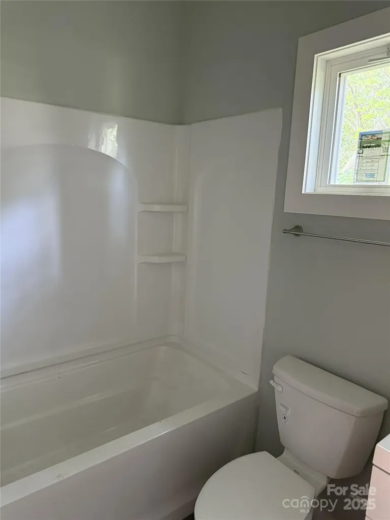 1 Freeport Lane Asheville NC 28806