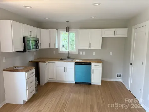 1 Freeport Lane Asheville NC 28806