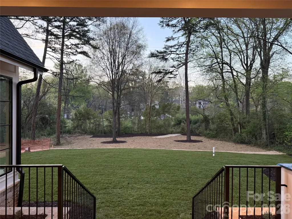 1209 Meadowood Lane Charlotte NC 28211