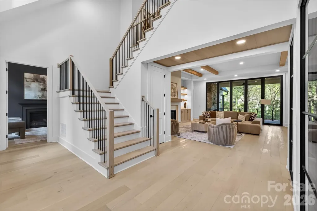 1209 Meadowood Lane Charlotte NC 28211