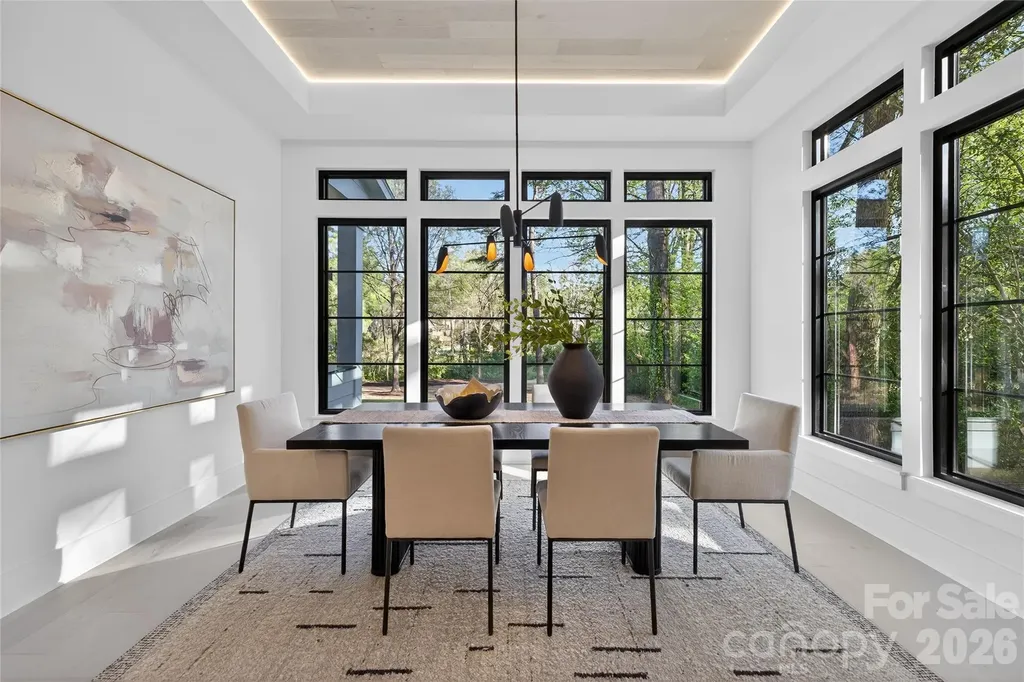 1209 Meadowood Lane Charlotte NC 28211