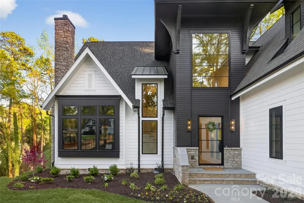 1209 Meadowood Lane Charlotte NC 28211