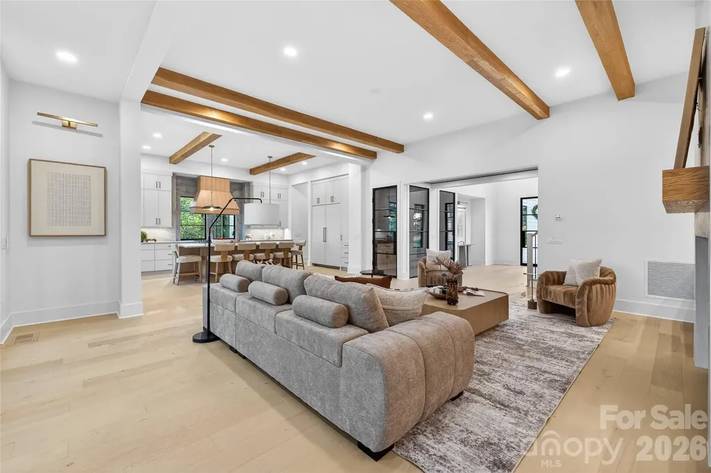 1209 Meadowood Lane Charlotte NC 28211