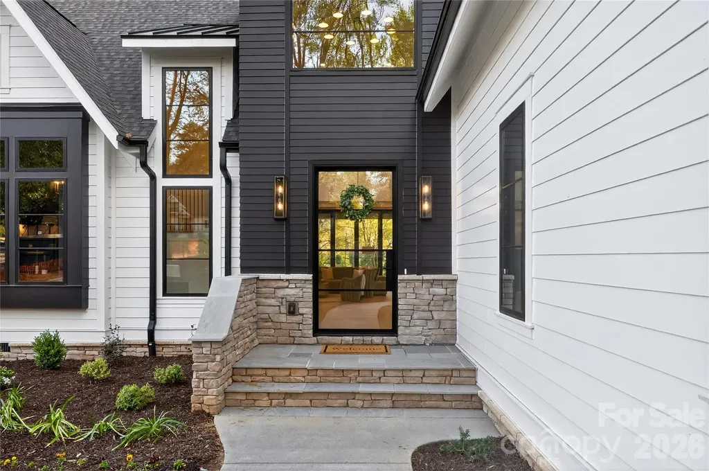 1209 Meadowood Lane Charlotte NC 28211