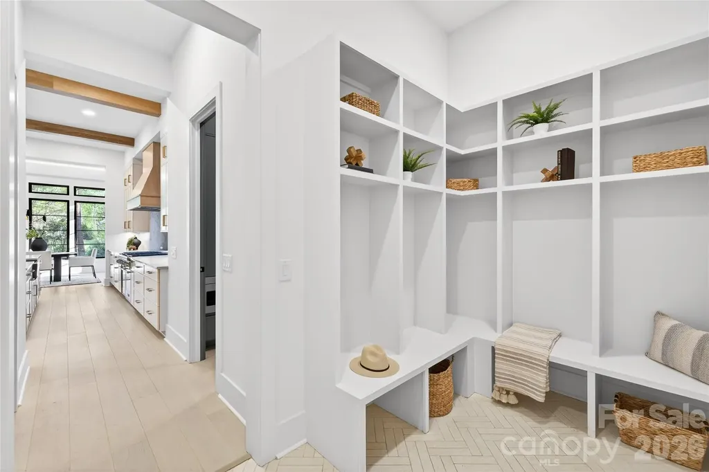 1209 Meadowood Lane Charlotte NC 28211