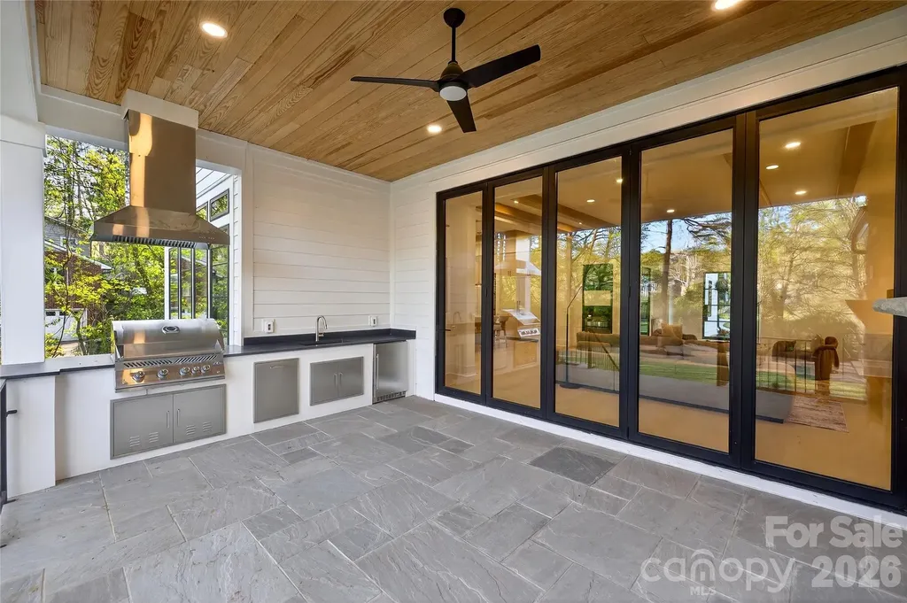 1209 Meadowood Lane Charlotte NC 28211