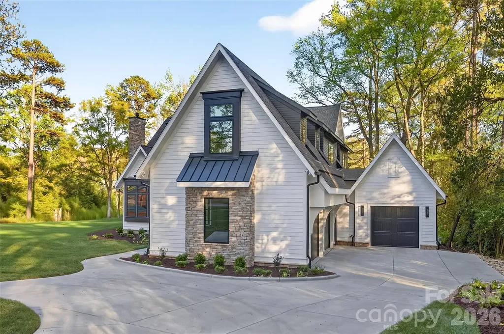 1209 Meadowood Lane Charlotte NC 28211