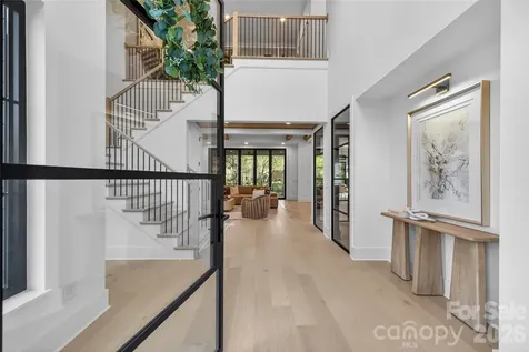 1209 Meadowood Lane Charlotte NC 28211
