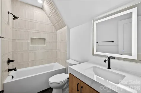 1209 Meadowood Lane Charlotte NC 28211