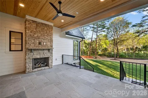 1209 Meadowood Lane Charlotte NC 28211