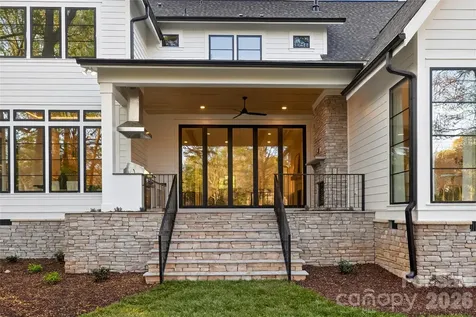 1209 Meadowood Lane Charlotte NC 28211