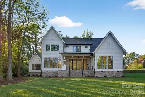 1209 Meadowood Lane Charlotte NC 28211