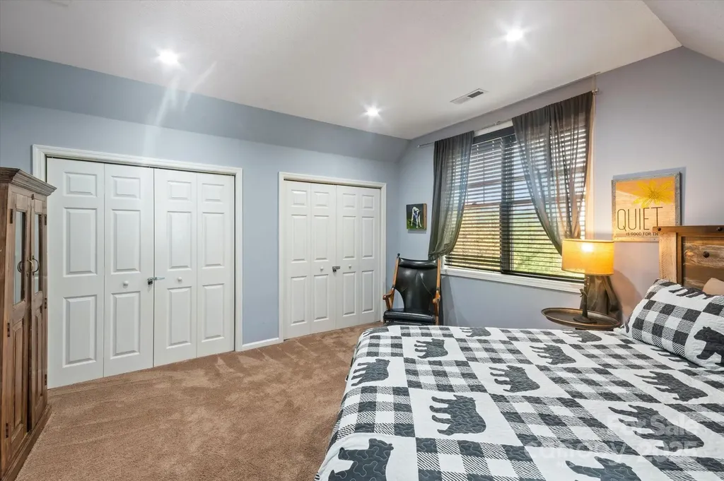 94 Davey Crockett Road Fairview NC 28730