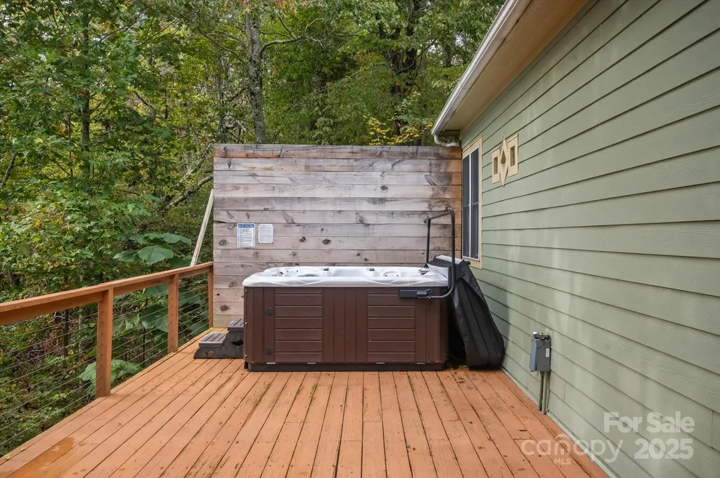94 Davey Crockett Road Fairview NC 28730
