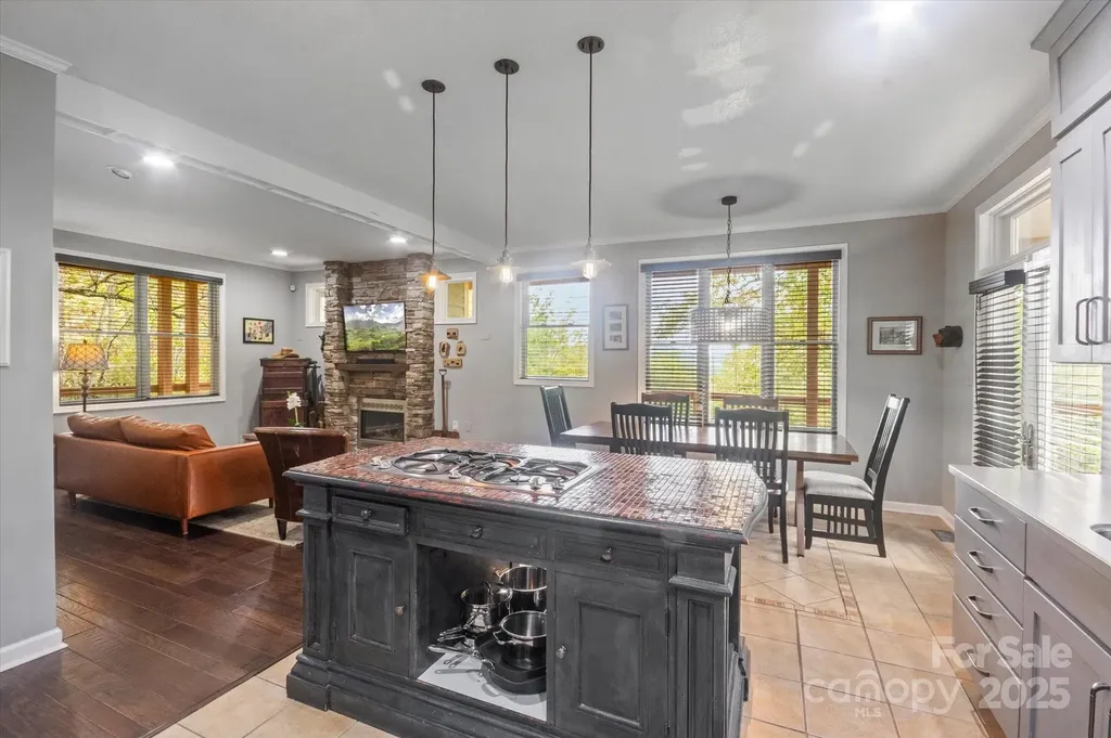 94 Davey Crockett Road Fairview NC 28730