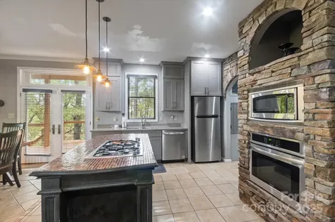 94 Davey Crockett Road Fairview NC 28730