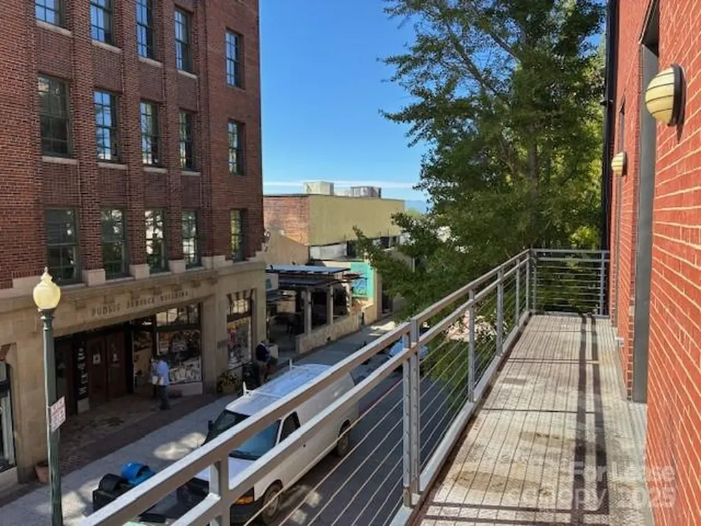 36 1/2 Battery Park Avenue Asheville NC 28801