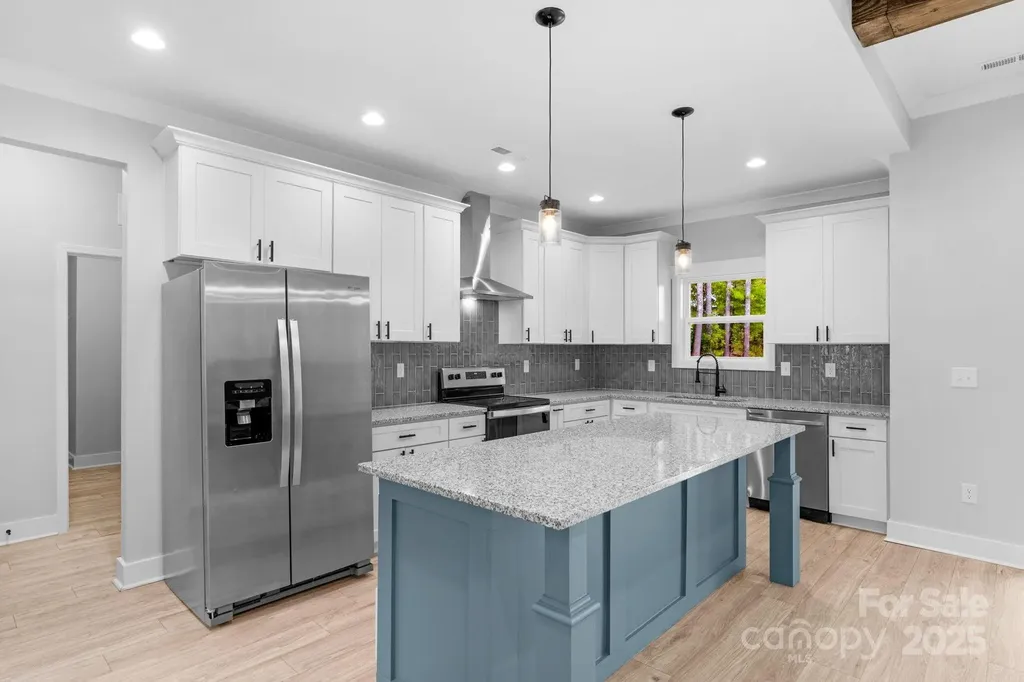 142 Crystal Heights Drive Hendersonville NC 28739