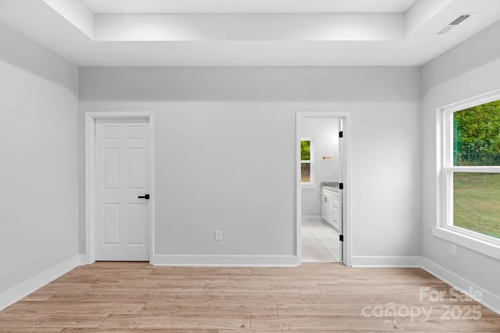 142 Crystal Heights Drive Hendersonville NC 28739