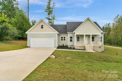 142 Crystal Heights Drive Hendersonville NC 28739