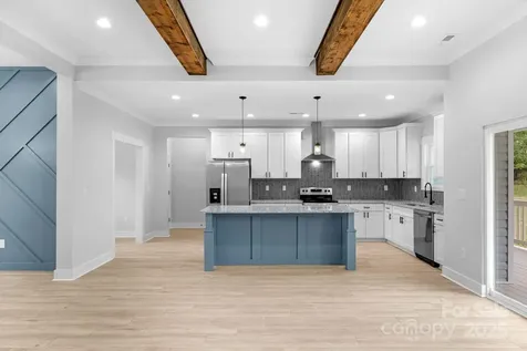 142 Crystal Heights Drive Hendersonville NC 28739