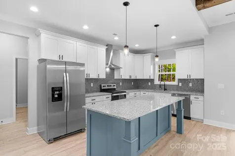 142 Crystal Heights Drive Hendersonville NC 28739