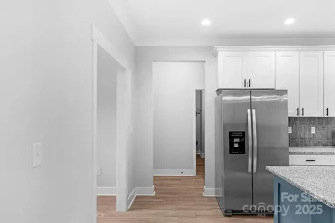 142 Crystal Heights Drive Hendersonville NC 28739