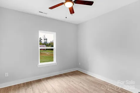142 Crystal Heights Drive Hendersonville NC 28739