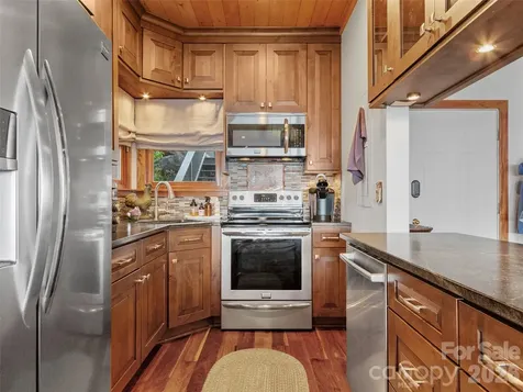 80 Slickrock Road Burnsville NC 28714