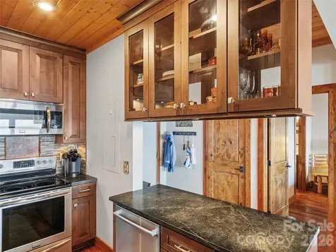 80 Slickrock Road Burnsville NC 28714