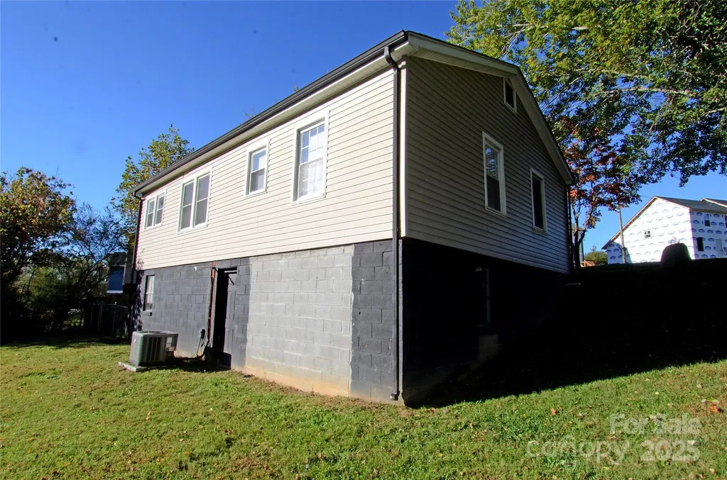 231 Stroud Street Marion NC 28752