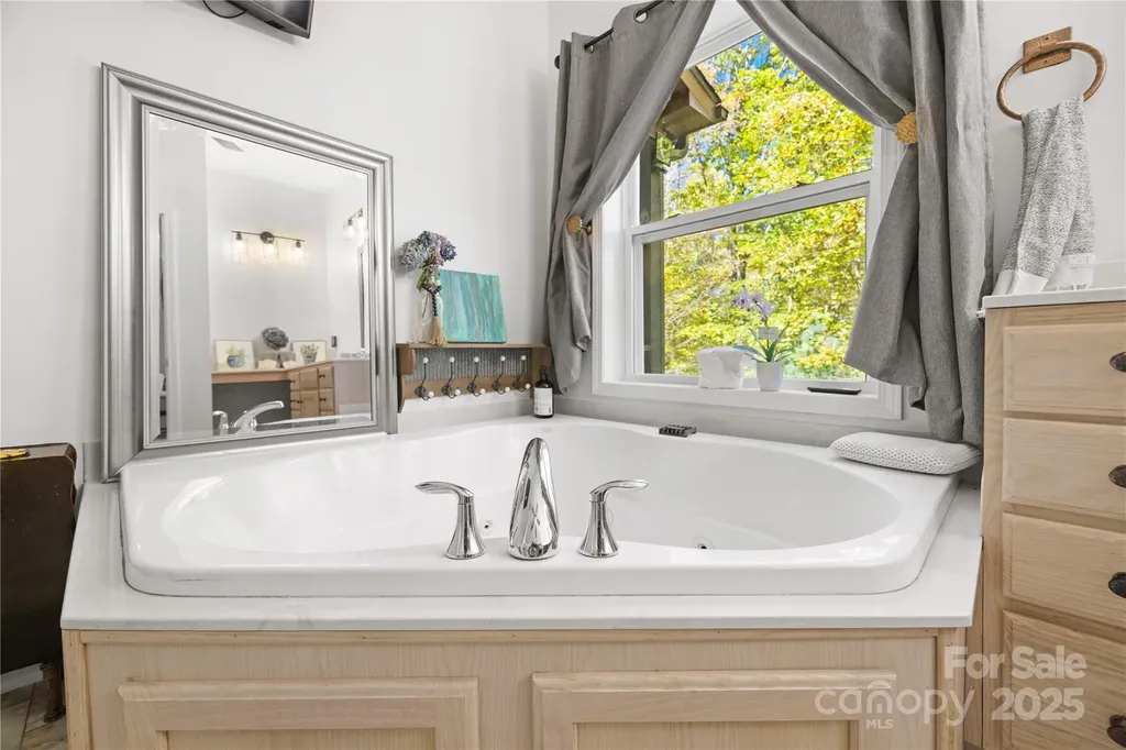 1308 Bell Mountain Road Zirconia NC 28790