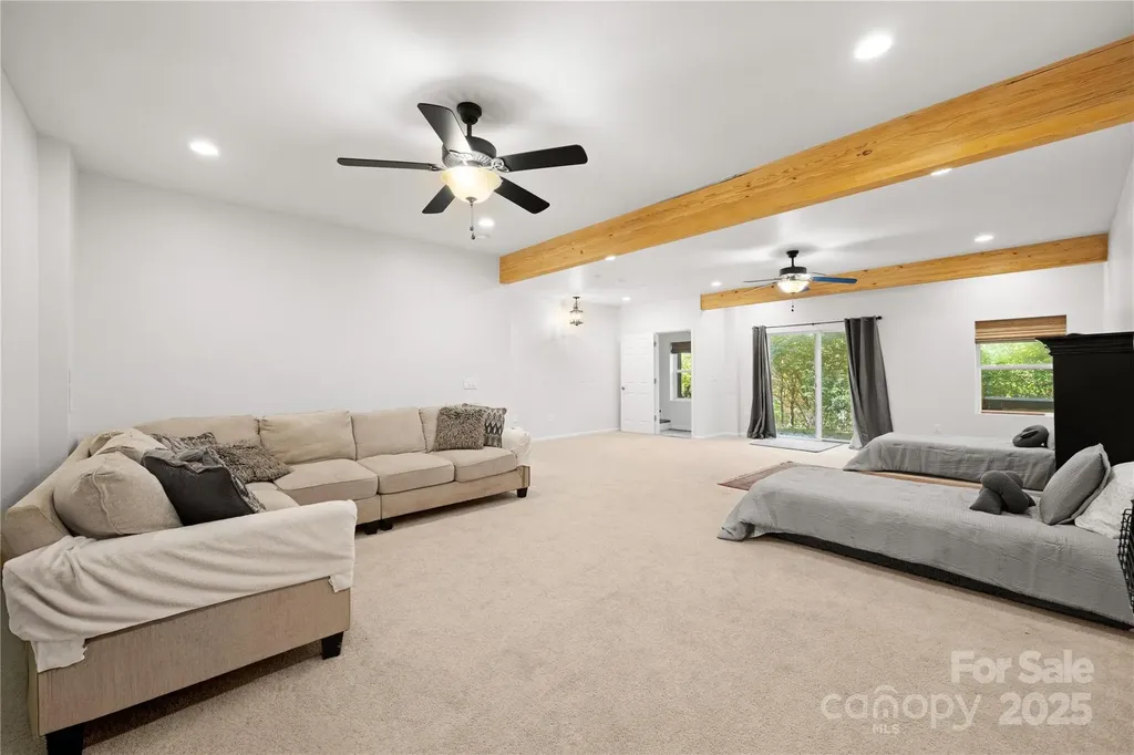 1308 Bell Mountain Road Zirconia NC 28790