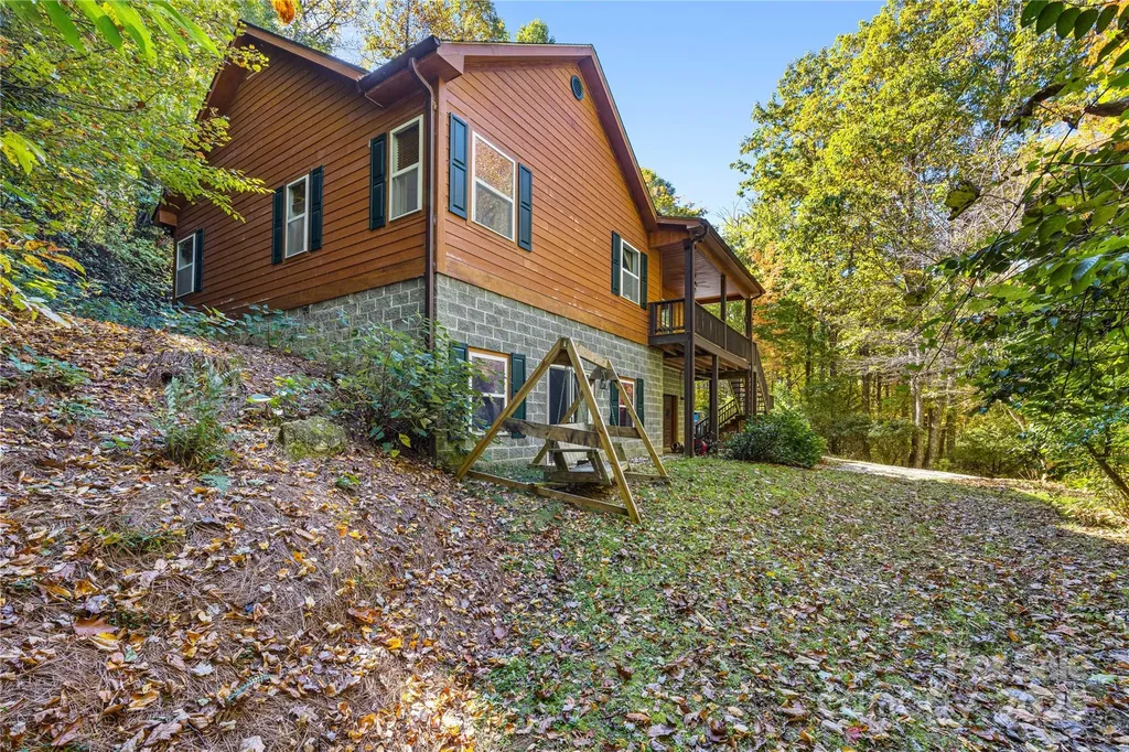 1308 Bell Mountain Road Zirconia NC 28790