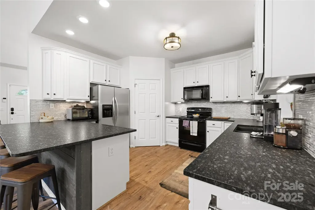 1308 Bell Mountain Road Zirconia NC 28790