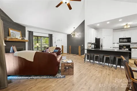 1308 Bell Mountain Road Zirconia NC 28790