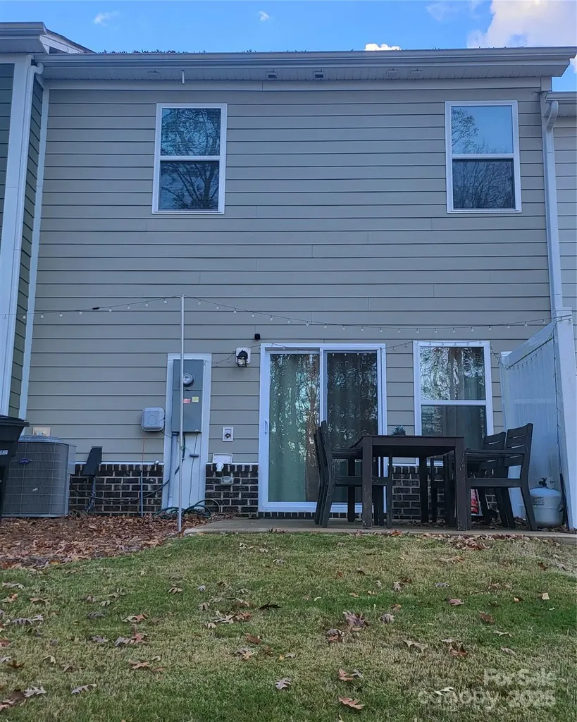 2823 Aubrey Street Monroe NC 28110