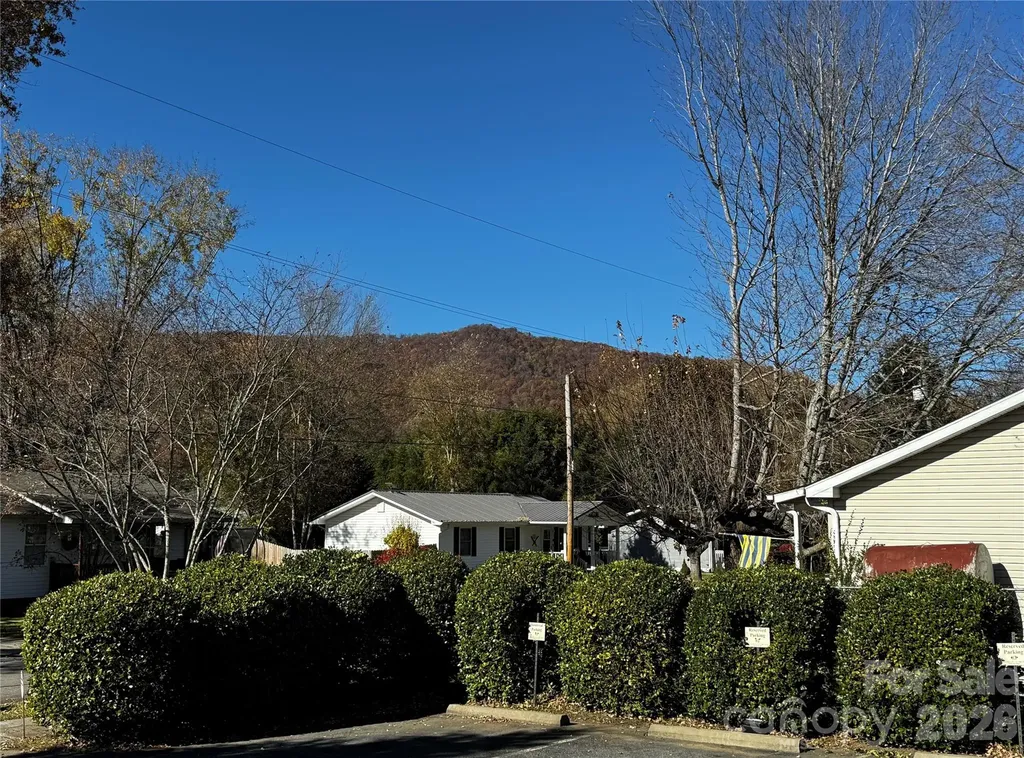 237 Camelot Drive Waynesville NC 28786