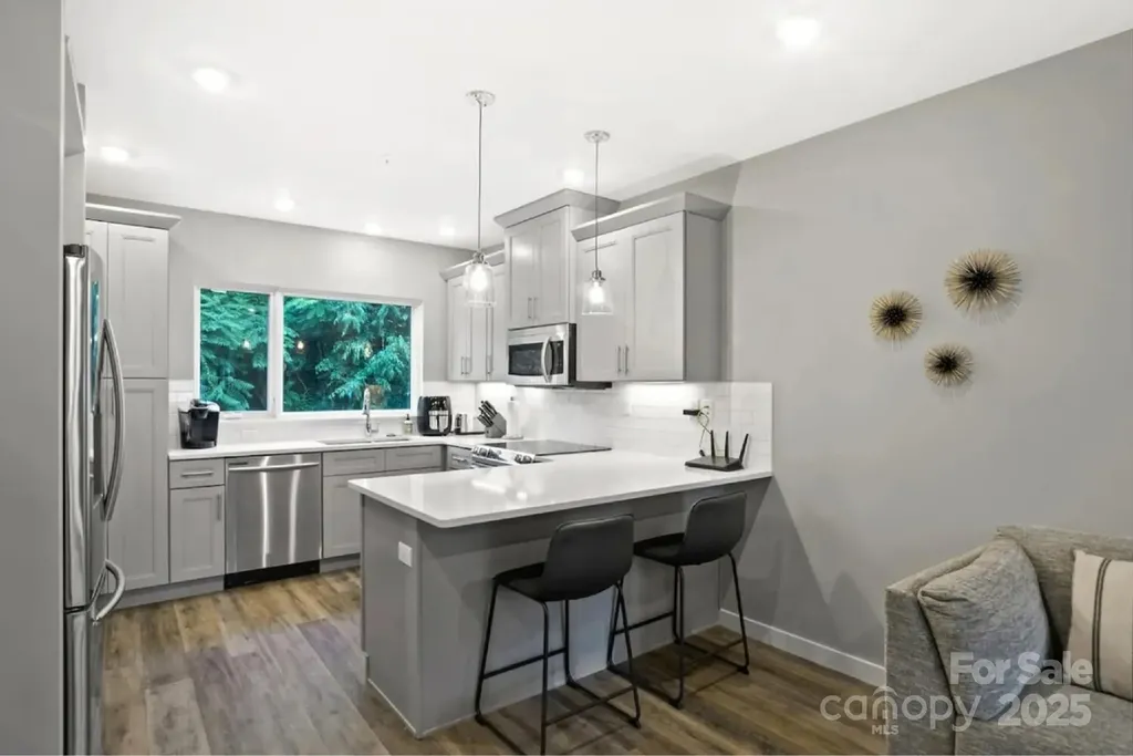 102 Southside Avenue Asheville NC 28801