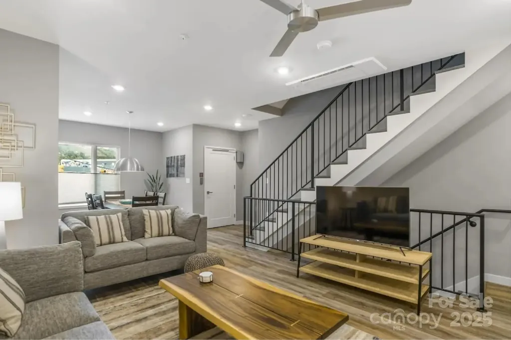 102 Southside Avenue Asheville NC 28801