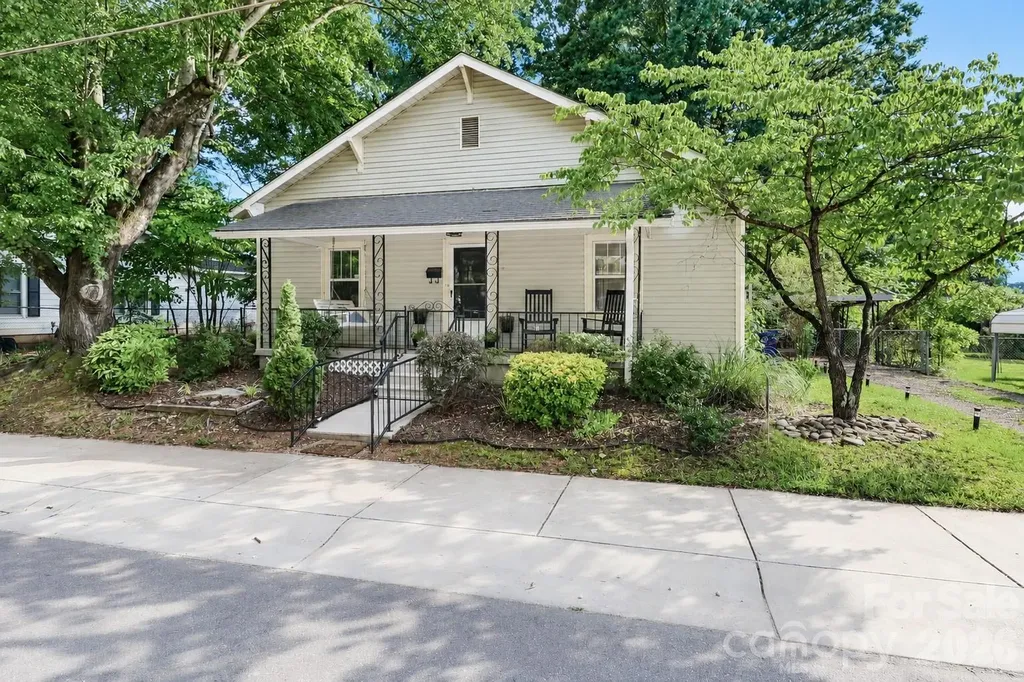 313 Dingler Avenue Mooresville NC 28115