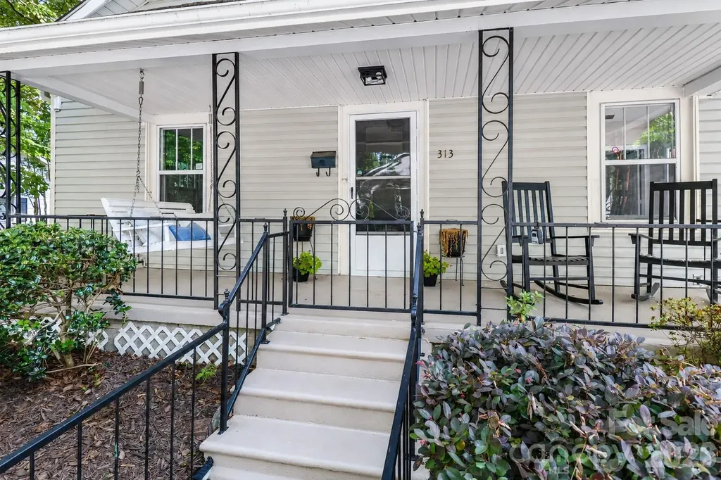 313 Dingler Avenue Mooresville NC 28115