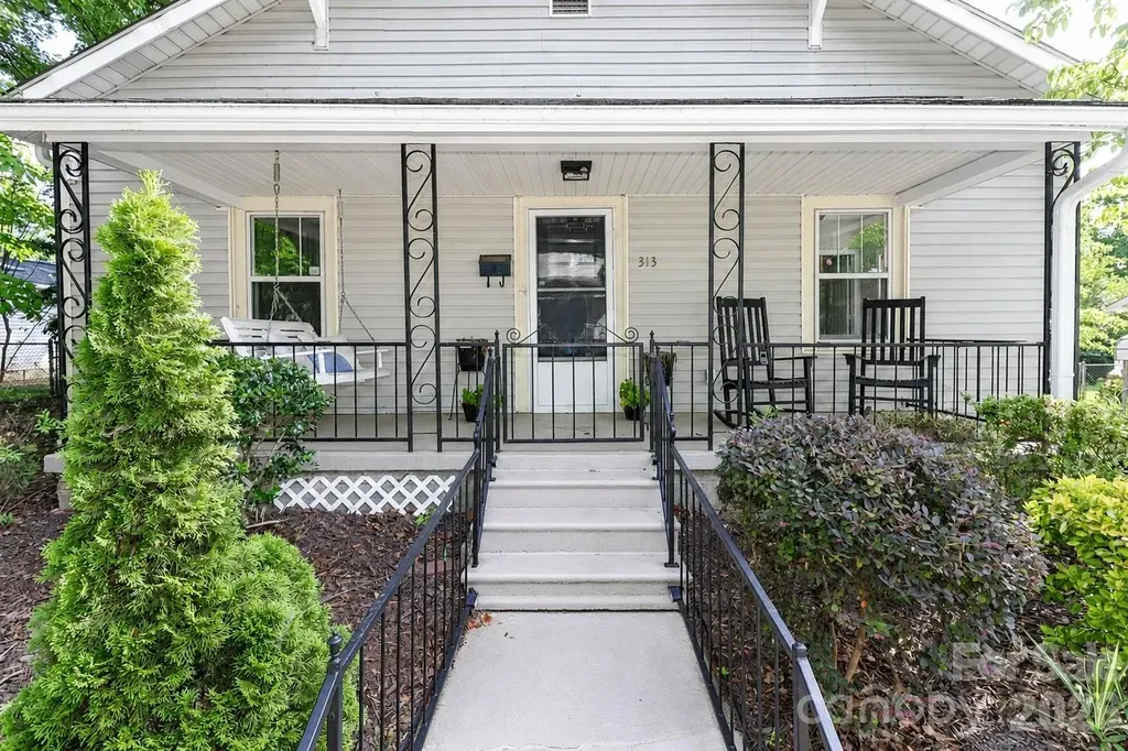 313 Dingler Avenue Mooresville NC 28115