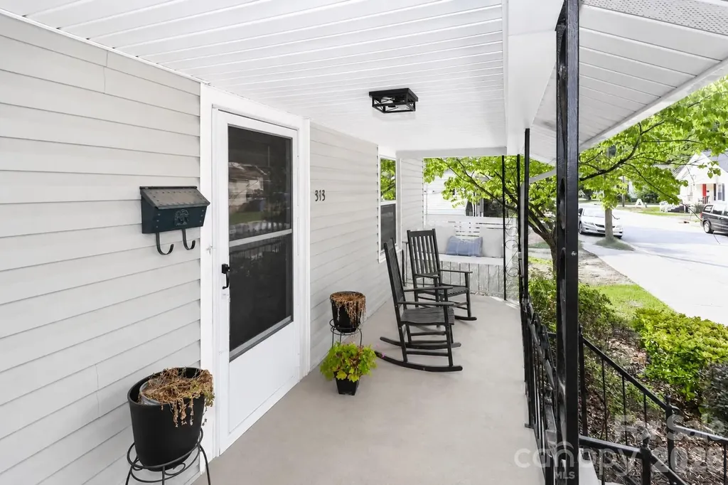 313 Dingler Avenue Mooresville NC 28115