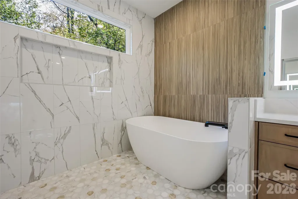 4221 Spring Street Matthews NC 28105