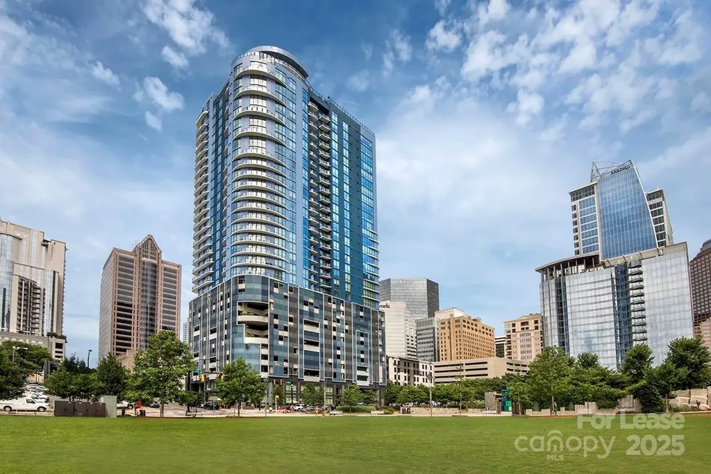 225 S Poplar Street Charlotte NC 28202