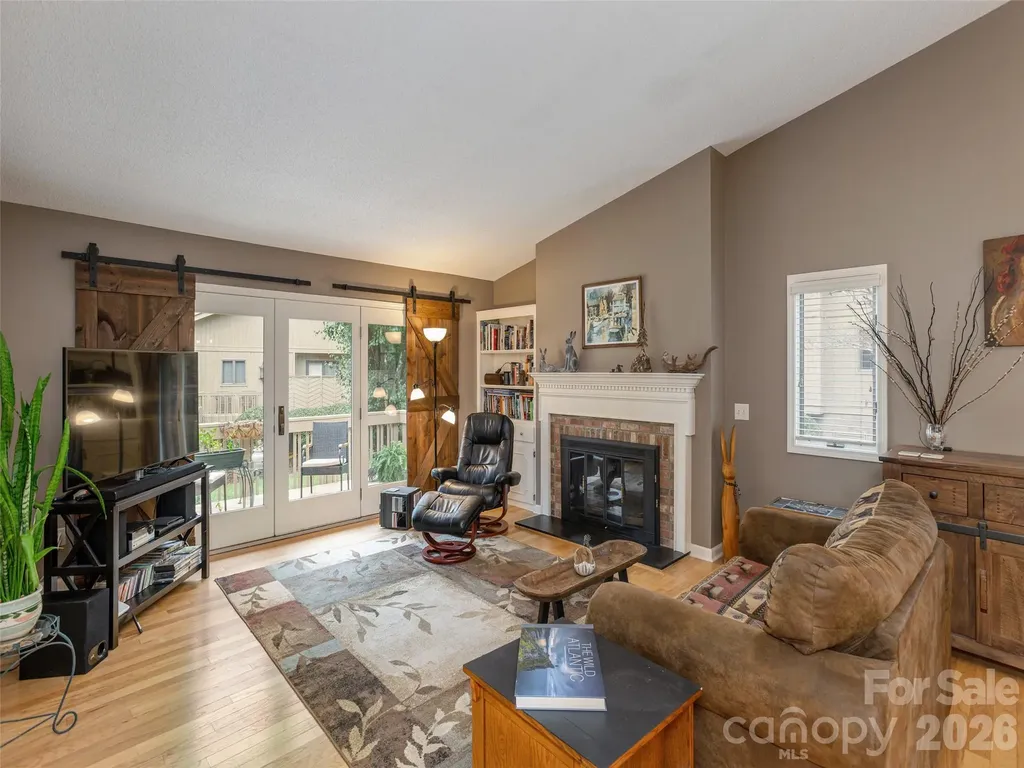 606 Red Oak Drive Hendersonville NC 28791