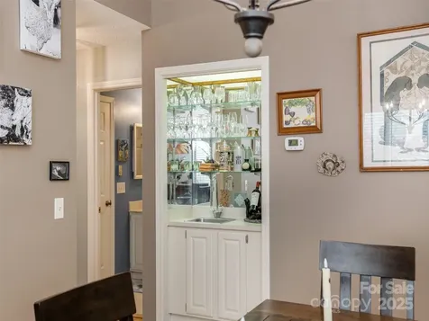 606 Red Oak Drive Hendersonville NC 28791